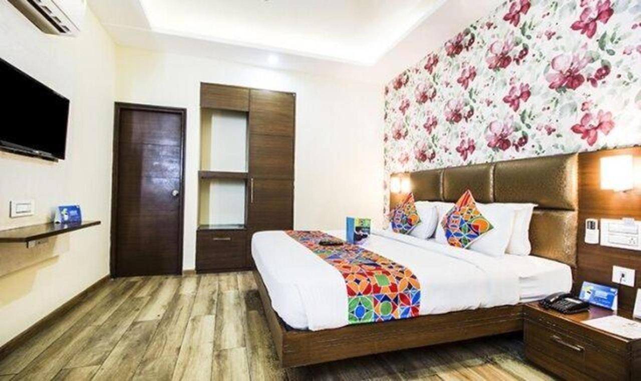 Fabhotel Royal Plaza Zirakpur 외부 사진